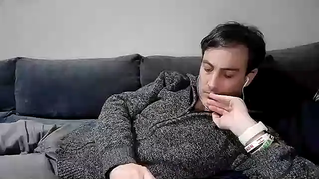 Snapshot of basquehotboy chatting on January 27, 9:22 pm basquehotboy online show from January 27, 9:22 pm