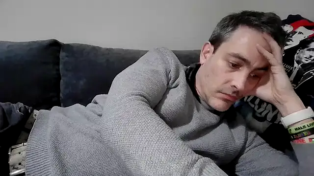 Snapshot of basquehotboy chatting on February 5, 10:33 pm basquehotboy online show from February 5, 10:33 pm