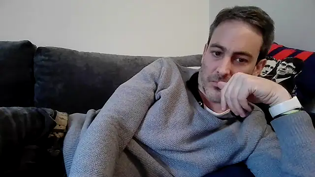 Snapshot of basquehotboy chatting on February 8, 4:25 pm basquehotboy online show from February 8, 4:25 pm