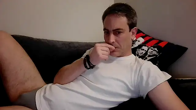 Snapshot of basquehotboy chatting on February 8, 11:45 pm basquehotboy online show from February 8, 11:45 pm