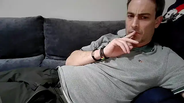 Snapshot of basquehotboy chatting on February 10, 11:13 pm basquehotboy online show from February 10, 11:13 pm