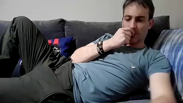 Snapshot of basquehotboy chatting on February 11, 11:33 pm basquehotboy online show from February 11, 11:33 pm