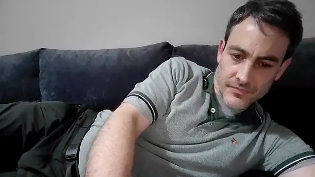 Snapshot of basquehotboy chatting on February 12, 10:48 pm basquehotboy online show from February 12, 10:48 pm