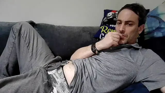 Snapshot of basquehotboy chatting on February 24, 9:52 pm basquehotboy online show from February 24, 9:52 pm