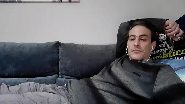 Snapshot of basquehotboy chatting on February 27, 10:31 pm basquehotboy online show from February 27, 10:31 pm