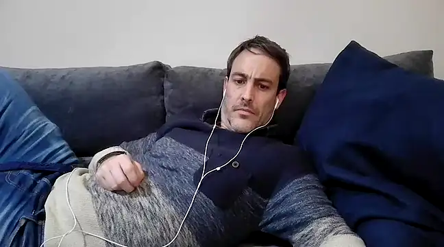 Snapshot of basquehotboy chatting on March 14, 11:00 pm basquehotboy online show from March 14, 11:00 pm