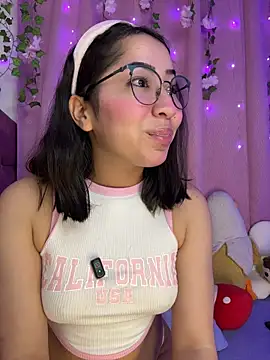 Snapshot of anni_ross chatting on June 13, 11:35 pm anni ross online show from June 13, 11:35 pm