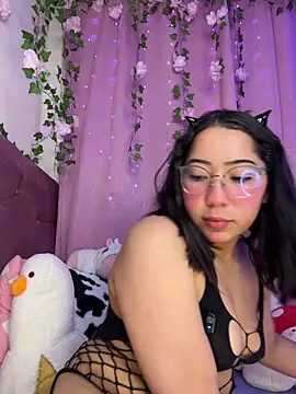 Snapshot of anni_ross chatting on June 20, 12:14 am anni ross online show from June 20, 12:14 am