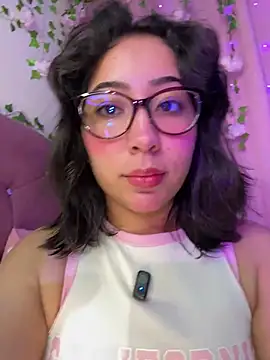 Snapshot of anni_ross chatting on July 14, 10:26 pm anni ross online show from July 14, 10:26 pm