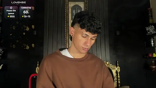 Snapshot of Alexx_tc chatting on December 6, 3:30 am Alexx tc online show from December 6, 3:30 am