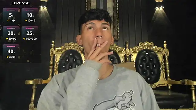 Snapshot of Alexx_tc chatting on December 11, 3:56 am Alexx tc online show from December 11, 3:56 am