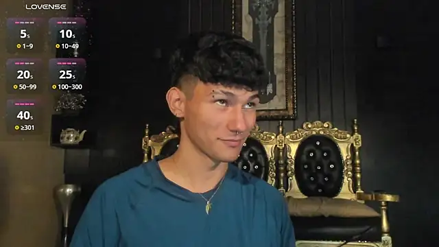 Snapshot of Alexx_tc chatting on December 12, 6:47 am Alexx tc online show from December 12, 6:47 am