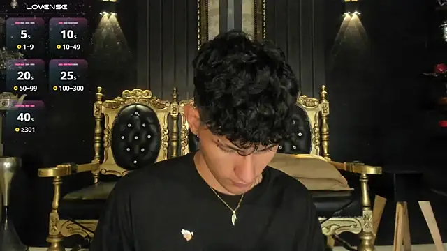 Snapshot of Alexx_tc chatting on December 13, 4:22 am Alexx tc online show from December 13, 4:22 am