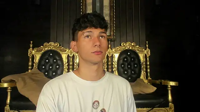 Snapshot of Alexx_tc chatting on December 15, 3:56 am Alexx tc online show from December 15, 3:56 am