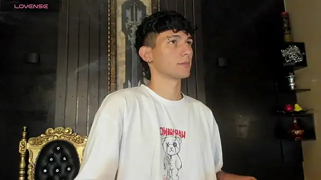 Snapshot of Alexx_tc chatting on December 20, 3:25 am Alexx tc online show from December 20, 3:25 am