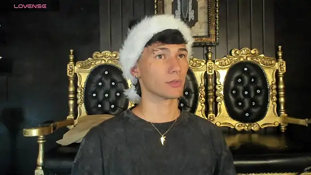 Snapshot of Alexx_tc chatting on December 27, 4:36 am Alexx tc online show from December 27, 4:36 am