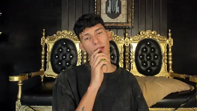 Snapshot of Alexx_tc chatting on January 7, 3:57 am Alexx tc online show from January 7, 3:57 am