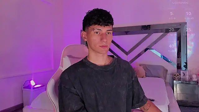 Snapshot of Alexx_tc chatting on January 10, 4:12 am Alexx tc online show from January 10, 4:12 am