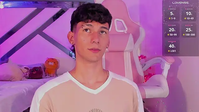 Snapshot of Alexx_tc chatting on January 12, 5:03 am Alexx tc online show from January 12, 5:03 am