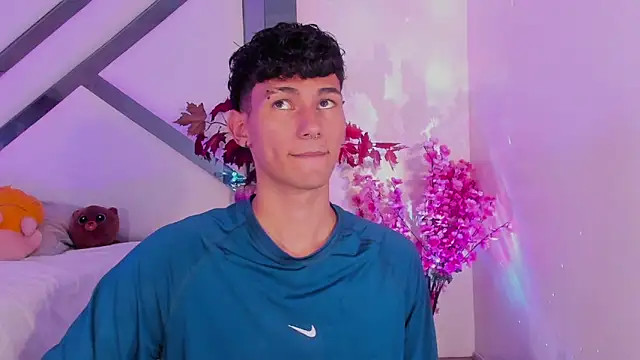 Snapshot of Alexx_tc chatting on January 13, 10:03 pm Alexx tc online show from January 13, 10:03 pm