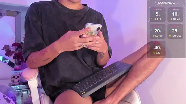 Snapshot of Alexx_tc chatting on January 15, 7:37 am Alexx tc online show from January 15, 7:37 am