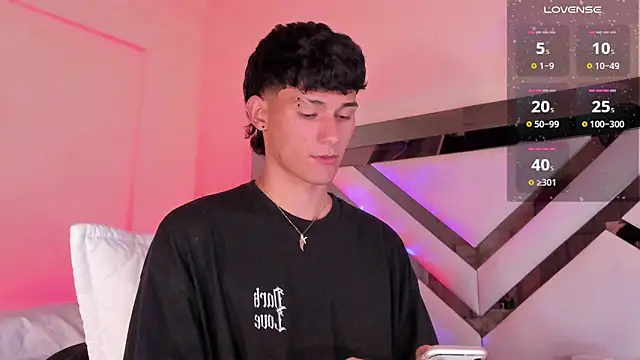 Snapshot of Alexx_tc chatting on January 28, 4:08 am Alexx tc online show from January 28, 4:08 am