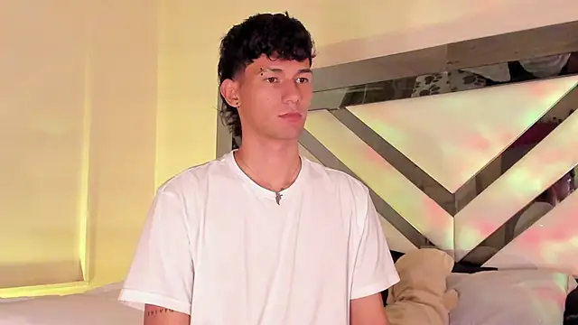 Snapshot of Alexx_tc chatting on February 1, 4:14 am Alexx tc online show from February 1, 4:14 am