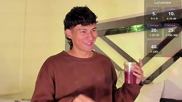 Snapshot of Alexx_tc chatting on February 2, 4:26 am Alexx tc online show from February 2, 4:26 am