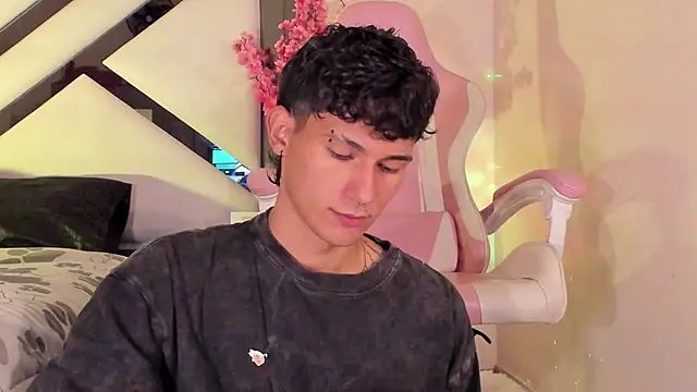 Snapshot of Alexx_tc chatting on February 5, 4:59 am Alexx tc online show from February 5, 4:59 am