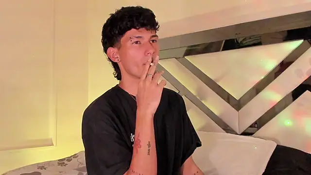 Snapshot of Alexx_tc chatting on February 6, 3:48 am Alexx tc online show from February 6, 3:48 am