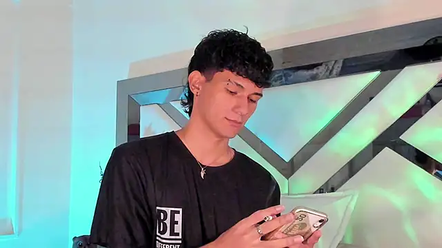 Snapshot of Alexx_tc chatting on February 8, 12:06 pm Alexx tc online show from February 8, 12:06 pm