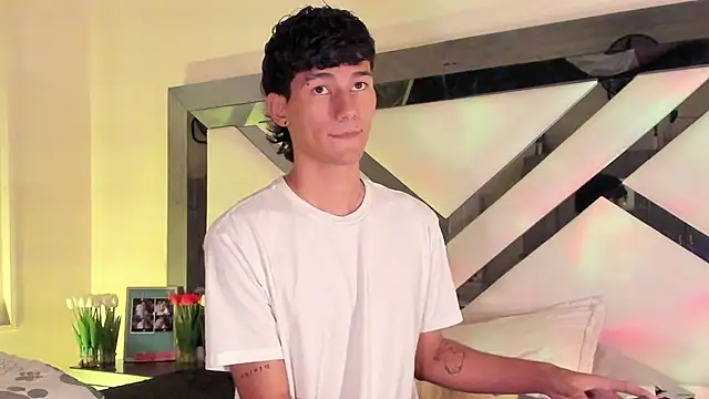 Snapshot of Alexx_tc chatting on February 14, 9:13 am Alexx tc online show from February 14, 9:13 am