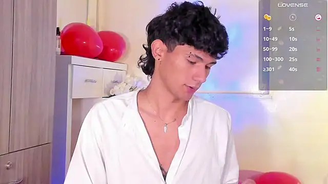 Snapshot of Alexx_tc chatting on February 15, 6:44 am Alexx tc online show from February 15, 6:44 am