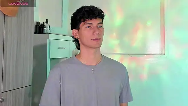 Snapshot of Alexx_tc chatting on February 18, 3:21 am Alexx tc online show from February 18, 3:21 am