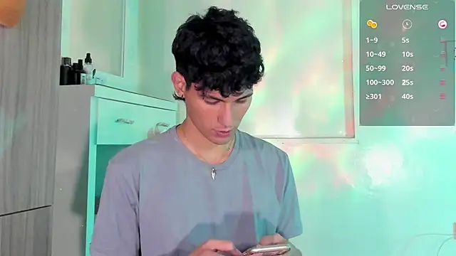 Snapshot of Alexx_tc chatting on February 18, 6:26 am Alexx tc online show from February 18, 6:26 am