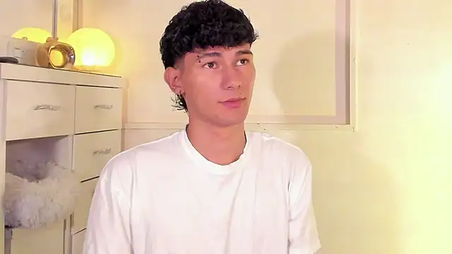 Snapshot of Alexx_tc chatting on February 23, 3:45 am Alexx tc online show from February 23, 3:45 am