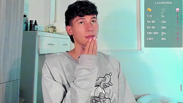 Snapshot of Alexx_tc chatting on March 16, 6:31 am Alexx tc online show from March 16, 6:31 am