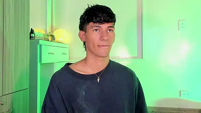 Snapshot of Alexx_tc chatting on March 18, 4:47 am Alexx tc online show from March 18, 4:47 am