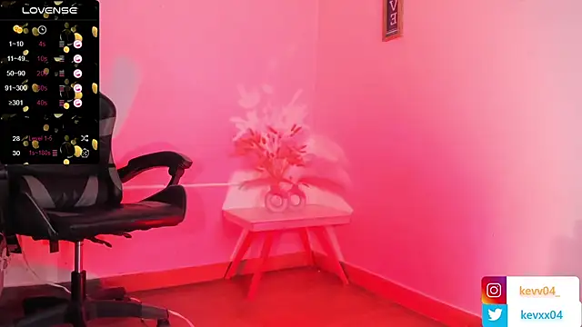 Snapshot of Alexx_tc chatting on October 1, 4:40 am Alexx tc online show from October 1, 4:40 am