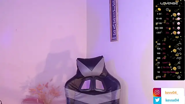 Snapshot of Alexx_tc chatting on October 29, 4:48 am Alexx tc online show from October 29, 4:48 am