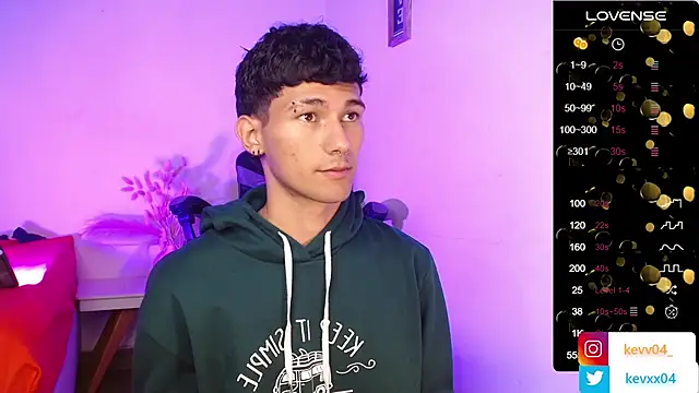 Snapshot of Alexx_tc chatting on November 1, 6:37 am Alexx tc online show from November 1, 6:37 am