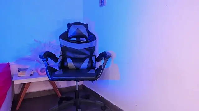 Snapshot of Alexx_tc chatting on November 2, 9:44 am Alexx tc online show from November 2, 9:44 am