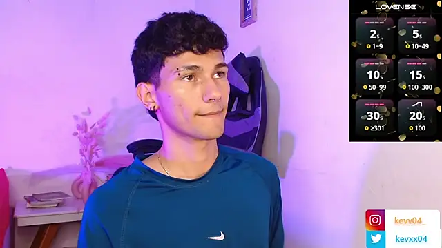 Snapshot of Alexx_tc chatting on November 6, 3:29 am Alexx tc online show from November 6, 3:29 am