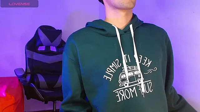 Snapshot of Alexx_tc chatting on November 8, 4:01 am Alexx tc online show from November 8, 4:01 am