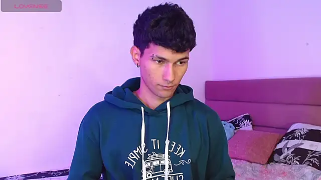 Snapshot of Alexx_tc chatting on November 15, 4:10 am Alexx tc online show from November 15, 4:10 am