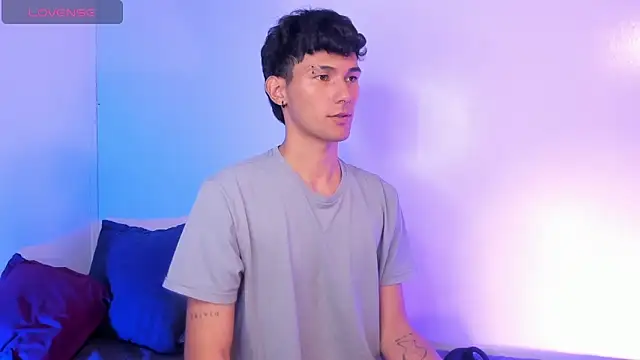 Snapshot of Alexx_tc chatting on December 16, 4:17 am Alexx tc online show from December 16, 4:17 am