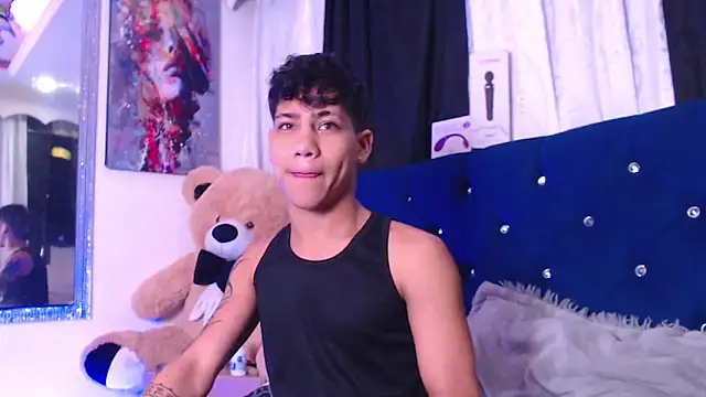 Snapshot of Sexys_Boys_Hot1 chatting on October 24, 1:46 am Sexys Boys Hot1 online show from October 24, 1:46 am