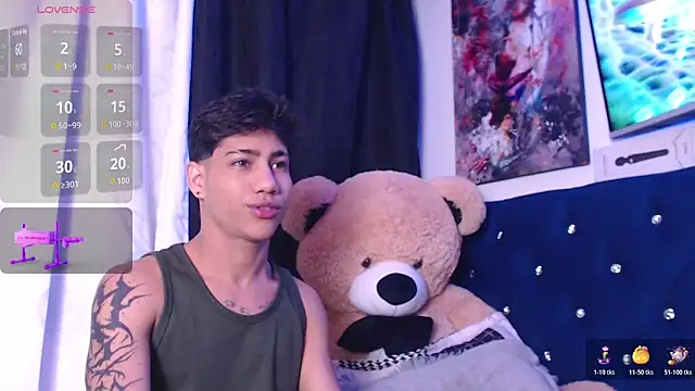 Snapshot of Sexys_Boys_Hot1 chatting on October 30, 2:46 am Sexys Boys Hot1 online show from October 30, 2:46 am