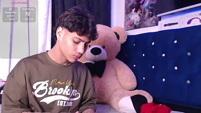 Snapshot of Sexys_Boys_Hot1 chatting on November 9, 2:54 am Sexys Boys Hot1 online show from November 9, 2:54 am