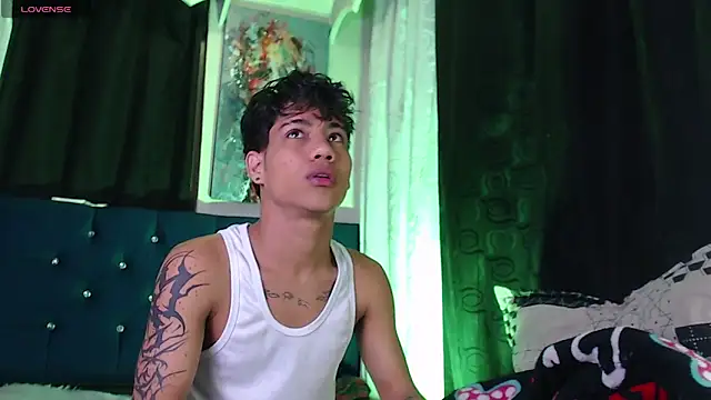 Sexys Boys Hot1 online show from January 15, 1:32 am